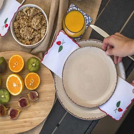 Secluded With Panoramic Sea View וילה